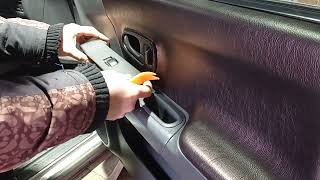 Как снять кнопку стеклоподъемника передней правой двери Mitsubishi Pajero Sport 1 #RAZNOBOY #MPS1