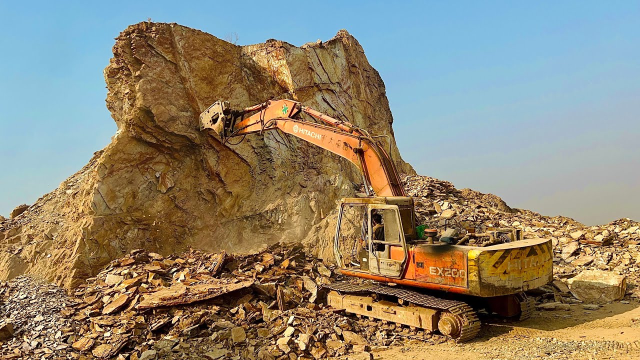 EXCAVATOR OPERATOR VIEW: Humming and Drilling in Action!” #excavators #stonemachinery #sand #mining 