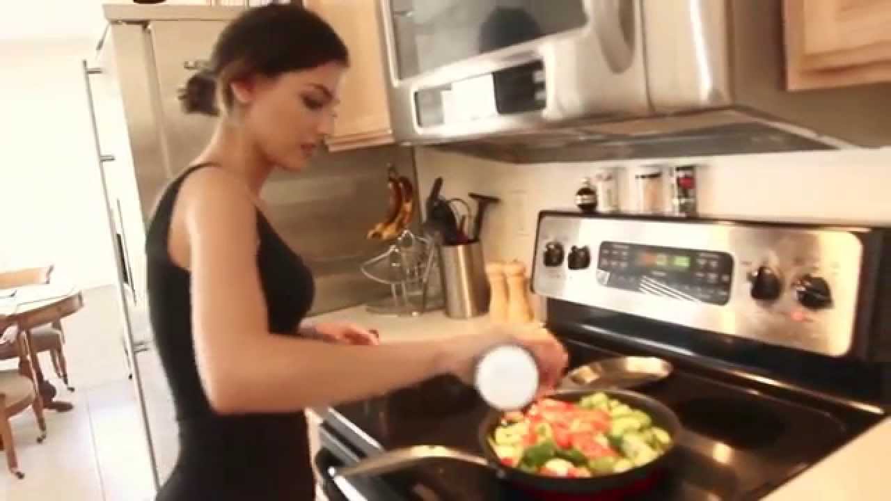 Cooking With Sssniperwolf Youtube