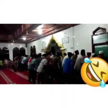 Viral sholat sambil joget