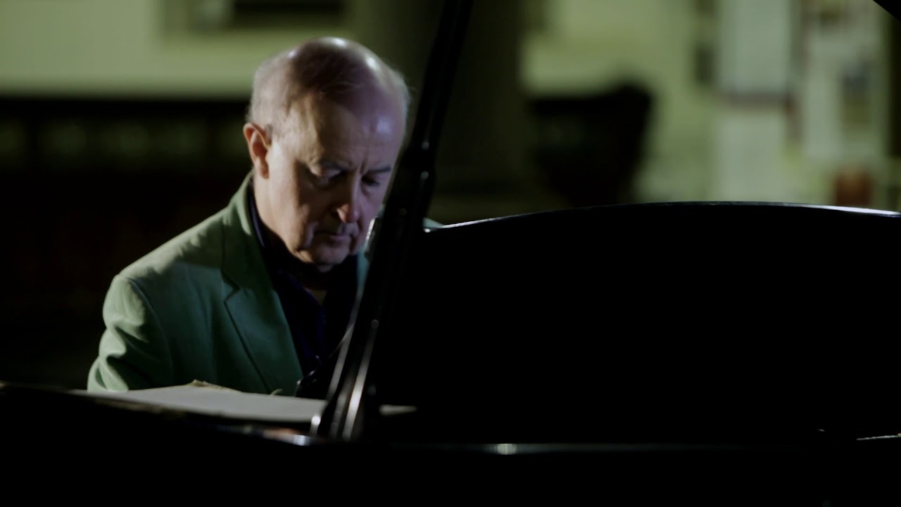 Lawrence Ball performs Fiery Cascades