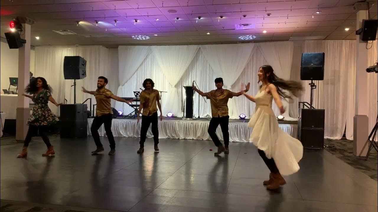 Белли танцовщица. Фламенко танец. Танцовщица на сцене. Фламенко-шоу flamencura. Песня танцовщица.