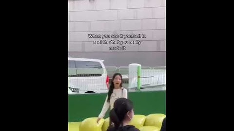 Thumbnail of jennie's reaction to her massive billboard 🥺❤ #tamburins #jennie #shorts @jennierubyjane