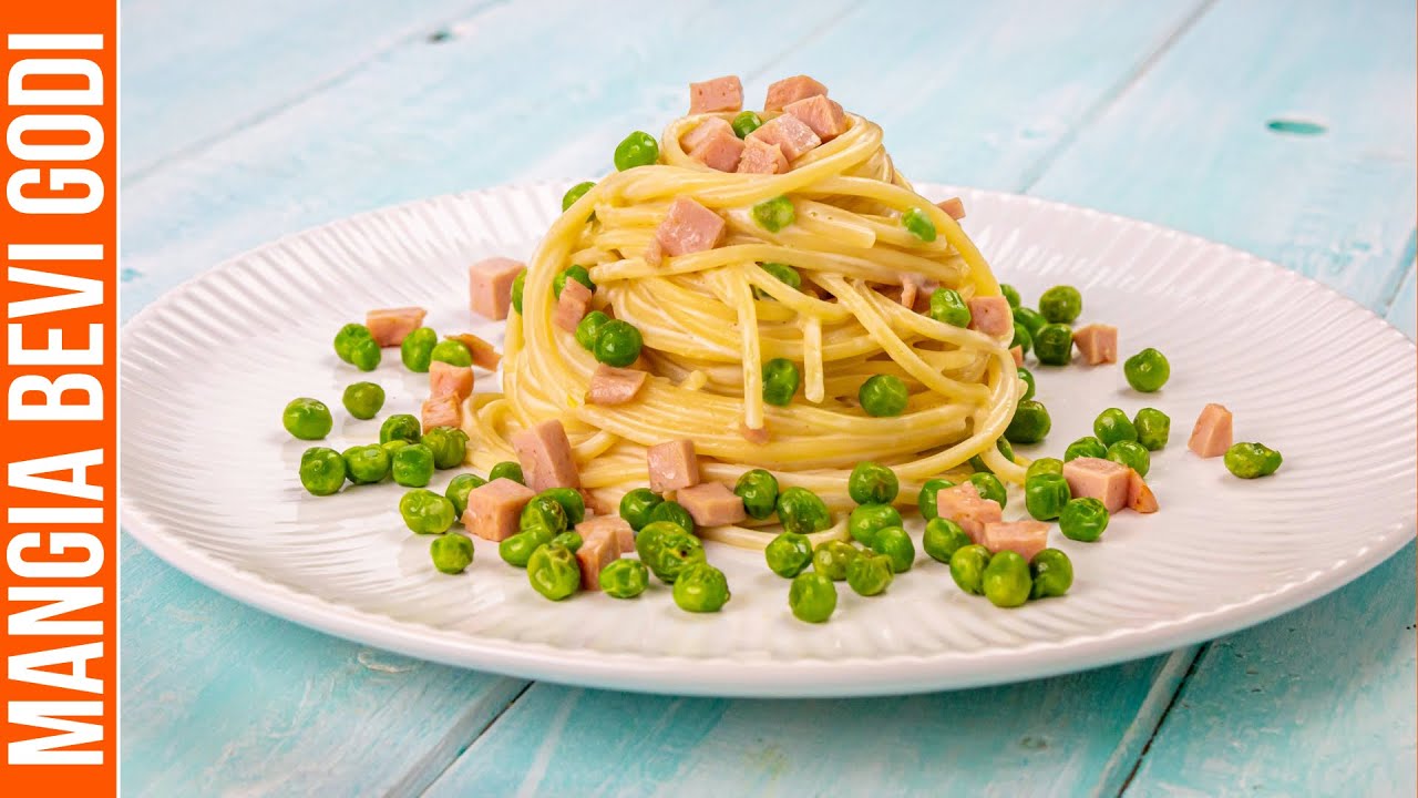 PASTA CON PROSCIUTTO E PISELLI SENZA PANNA - YouTube