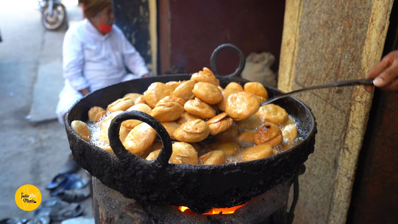 Indore Famous Bam Kachori Rs. 10/- Only l Prasidh Kachori Bhandar l Indore Street Food | INDIA EAT MANIA