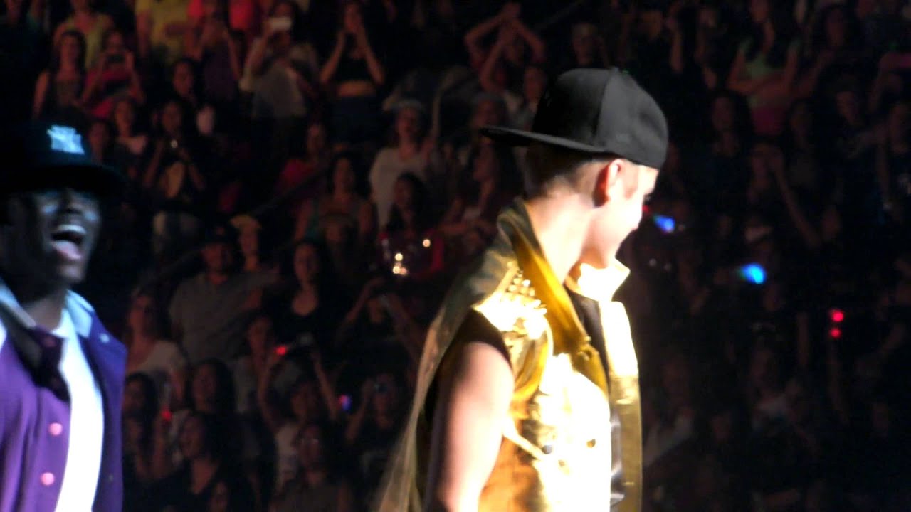 Justin Bieber Believe Tour 10/6/12 Boyfriend Baby