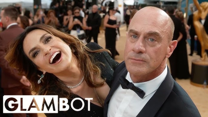 Mariska Hargitay Glambot Bts At 2022 Emmys