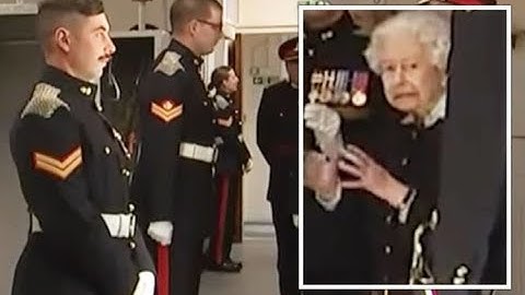 Queen has royal fans in stitches after getting flustered with Canadian officers 