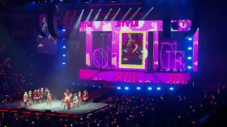 TWICE - "TURN IT UP" (Live in Oakland)