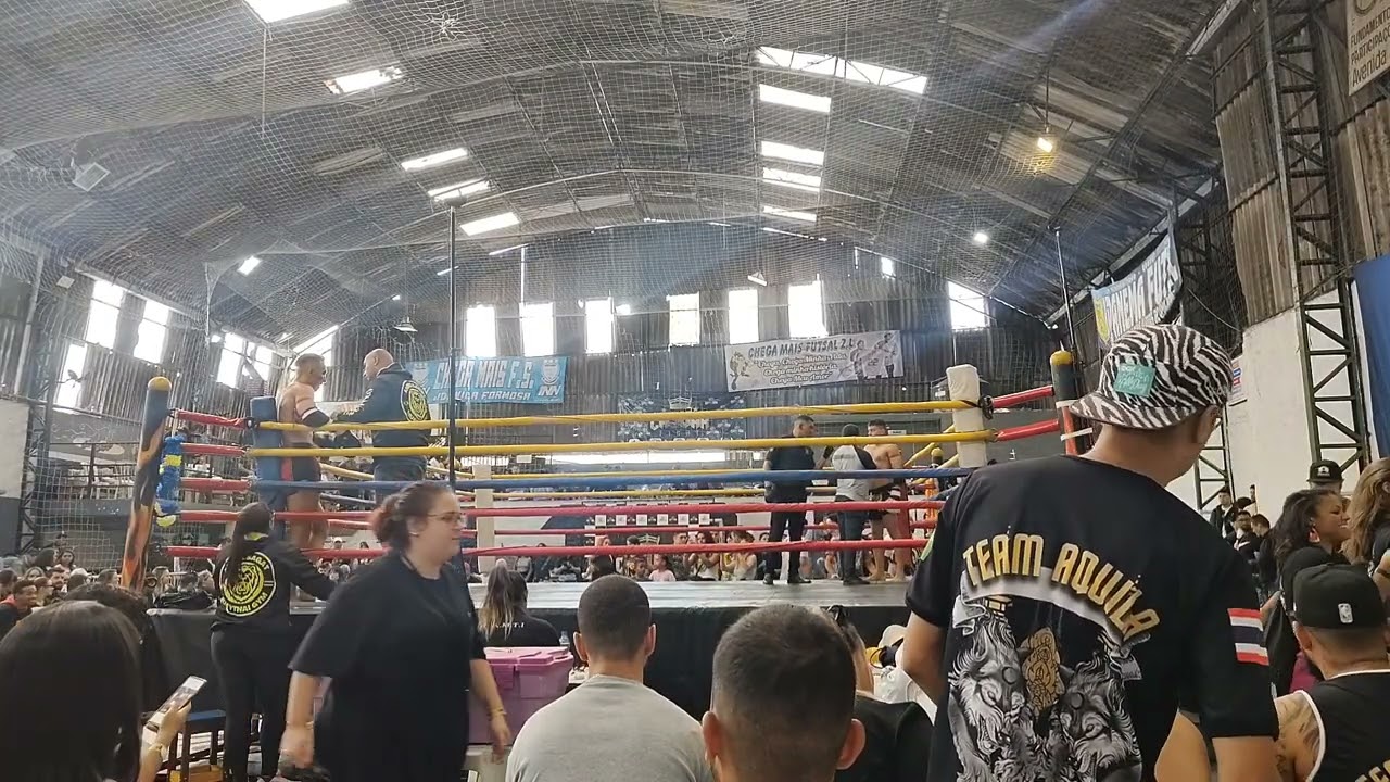 CASUAR Aurélio (equipe André Sagat) x Douglas Silva (equipe eagle muay Thai) 