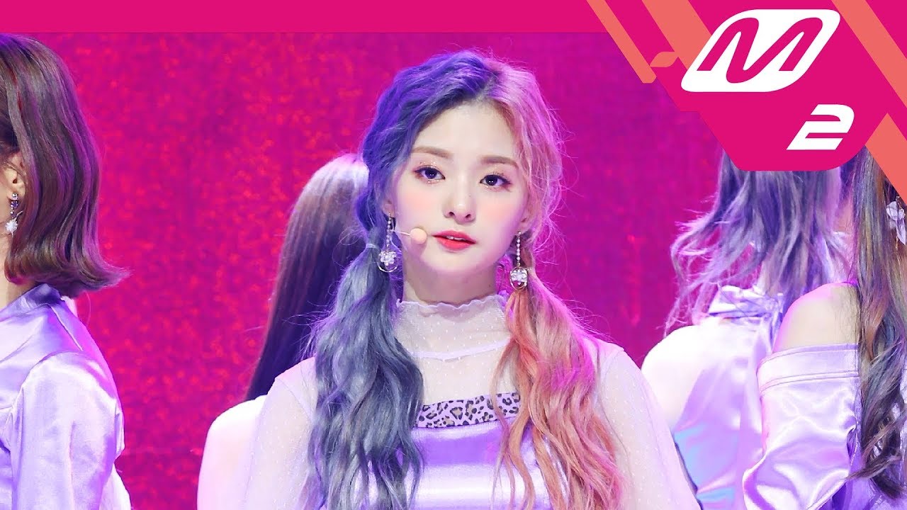 [입덕직캠] 프로미스나인 이나경 직캠 4K ‘LOVE BOMB’ (fromis_9 LEE NA GYUNG FanCam) | @MCOUNTDOWN_2018.10.18