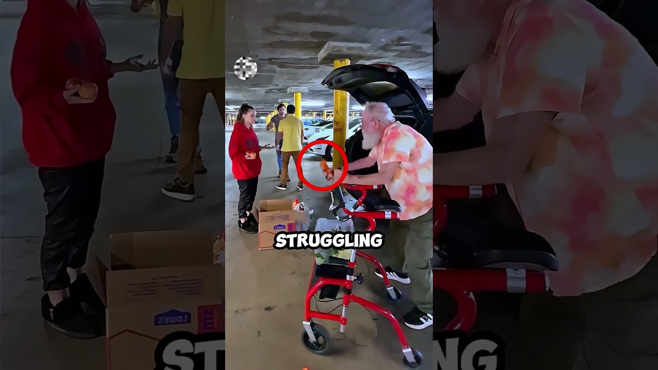 Среди хаоса на оживленной парковке мужчина случайно уронил все свои продукты 