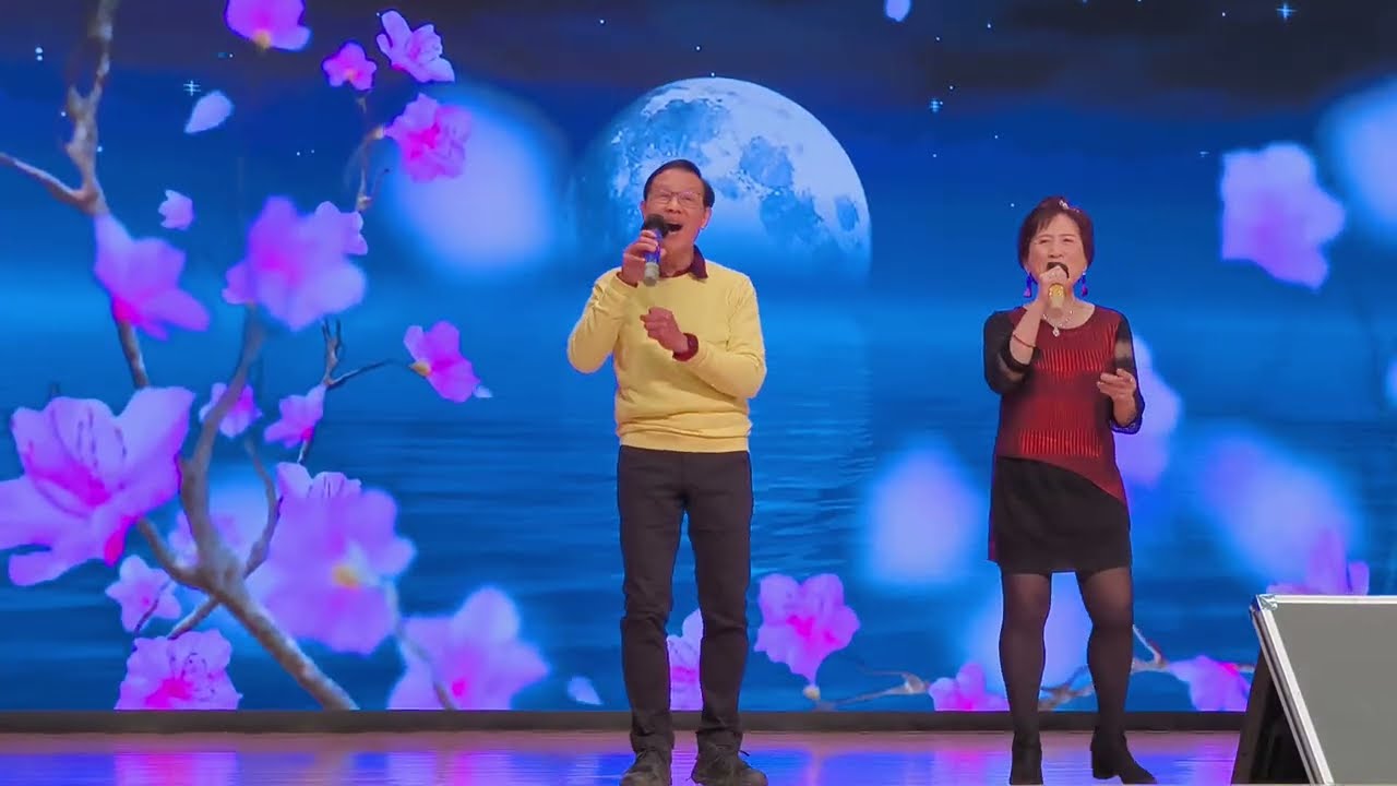 《月兒像檸檬/花兒像人人像花》by 輝哥 n Betty