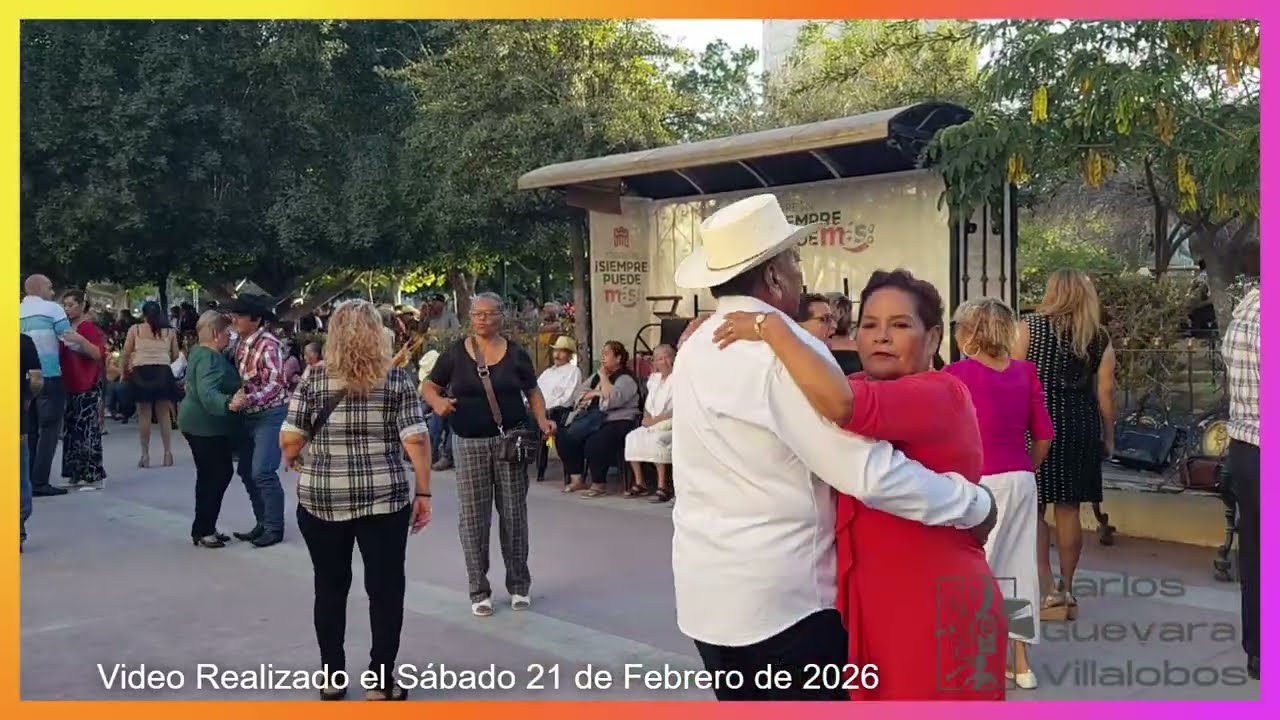 Baile en la Plaza de Armas Torreón Coahuila México (El Merecumbé) 