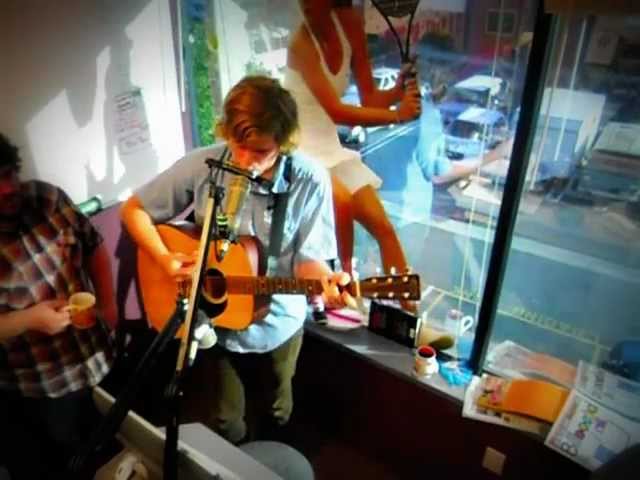 在 YouTube 上观看 KZOZ The Ragged Jubilee - Heart of Gold 在 YouTube 上观看 KZOZ The Ragged Jubilee - Heart of Gold