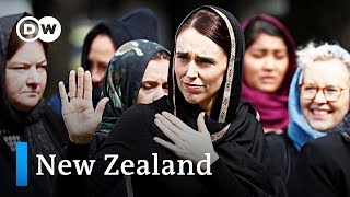 New Zealand falls silent for Christchurch victims | DW News