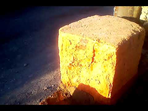 Первая стена из туфа, которую я сам строю.