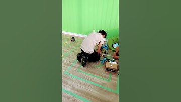 Ultimate Coders - Robotics. Working on Robotics projects for Dash and Cue