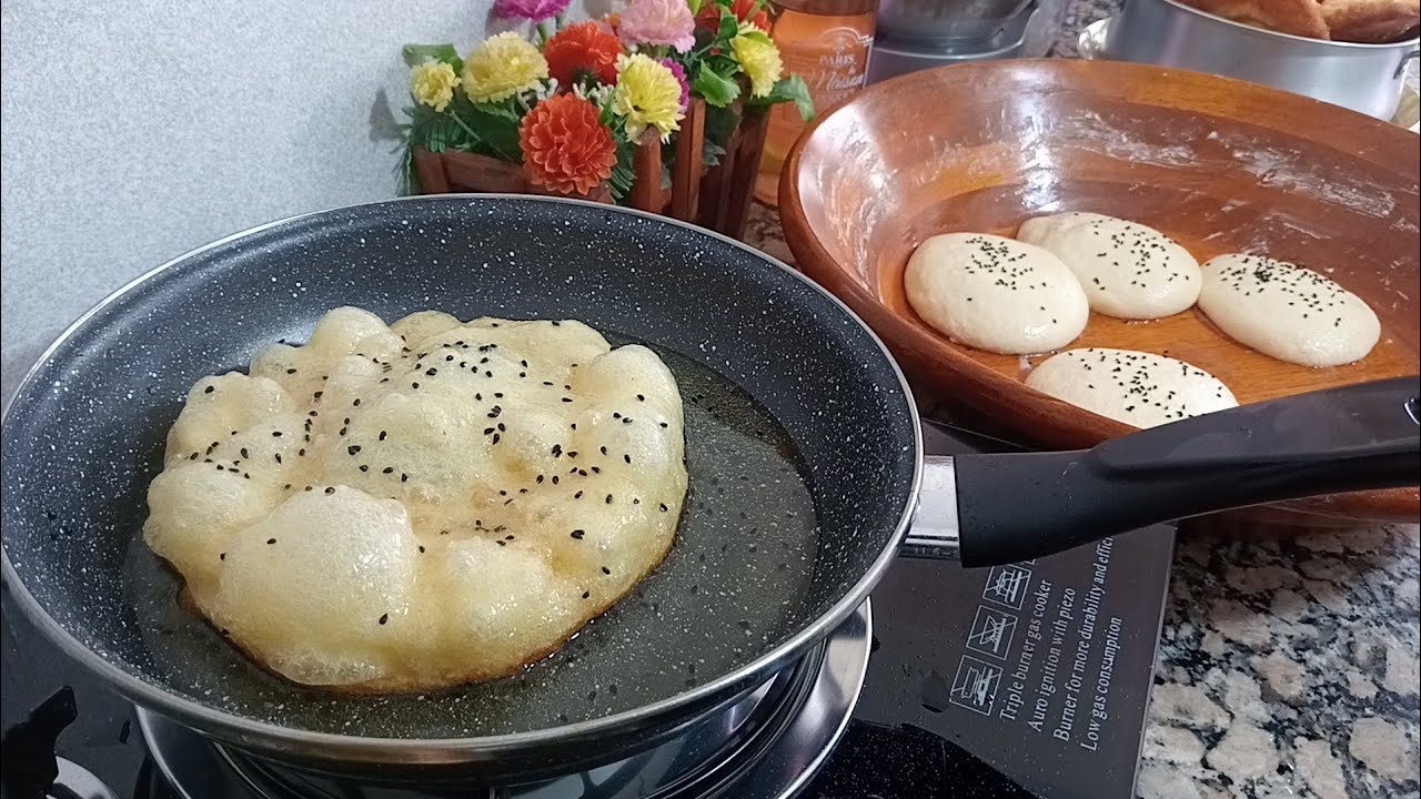 طريقة تحضير سفنج🇩🇿خفاف بالسميد في مقلاة واحدة يجي منبل وخفيف عمرك زيدي تبدلي الوصفة ناجحة👌