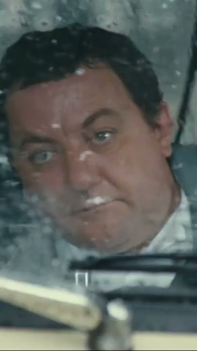 Inspecteur la bavure [une🚘 Renault 12 à la place de Napoléon]