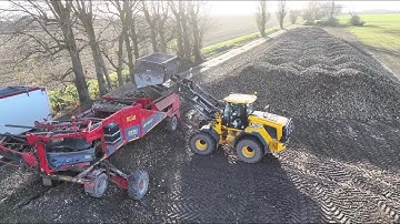 CTM ‘OPTIMUS’ and JCB 435S loading sugar beet - Carter Haulage 
