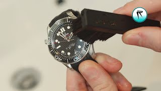 その他 Omega Leather Watch Cleaning Kit Roll mqdefault.jpg