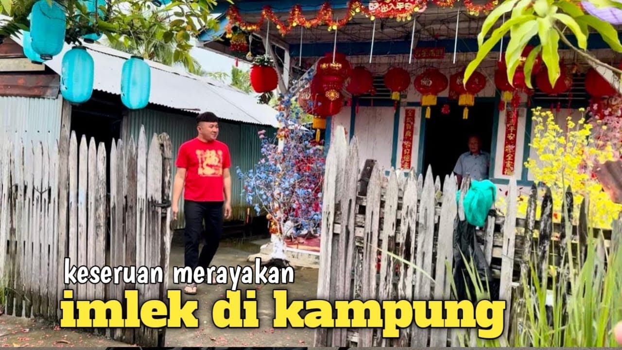 Suasana kemeriahan imlek di kampung