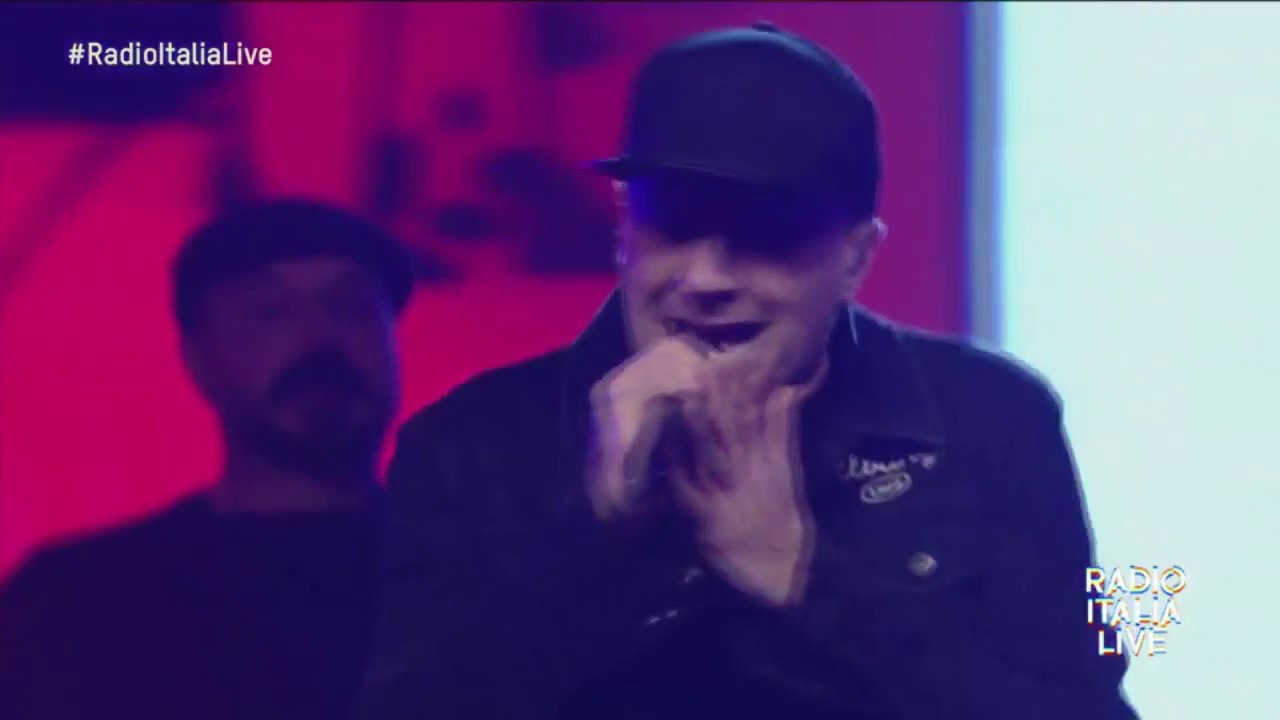 Max Pezzali: Hanno ucciso l'Uomo Ragno Live (Radio Italia 18/01/2018)