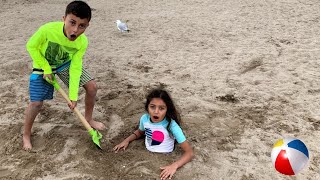 Heidi and Zidane and their adventures at the beach