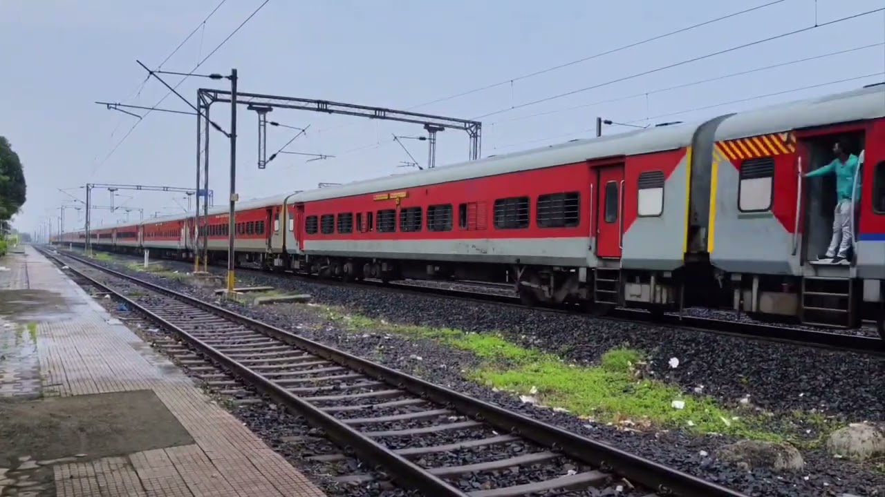 HIGH SPEED TRAIN CROSSING WITH HONKS