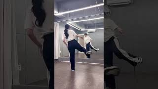 LEFT RIGHT bbno$ two Footwork Tutorial #LeftRightChallenge #two #tutorial