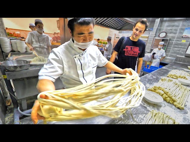 EXTREME Hand Pulled Noodles Tour in Xian, China - AMAZING Chinese Street Food