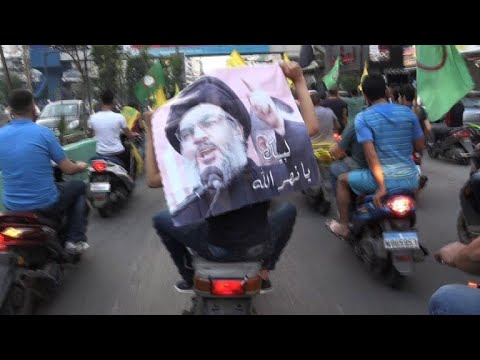 مناصرو حزب الله يحتفلون بالانتصار في الانتخابات النيابية