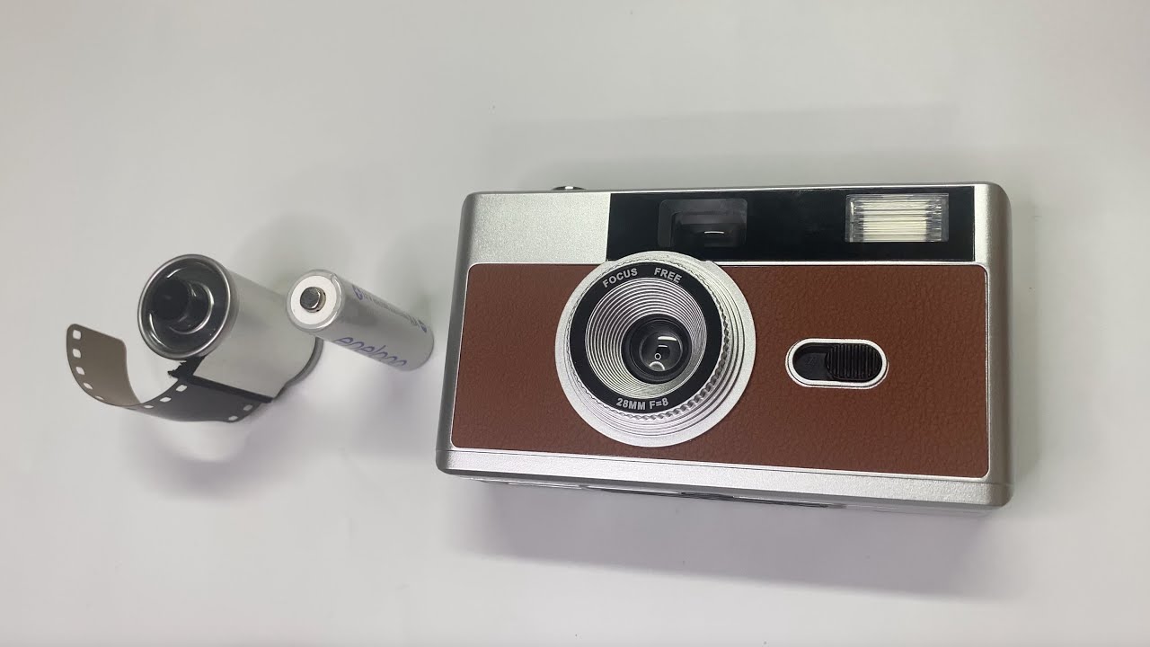 How to use a 35mm flash reusable camera - YouTube