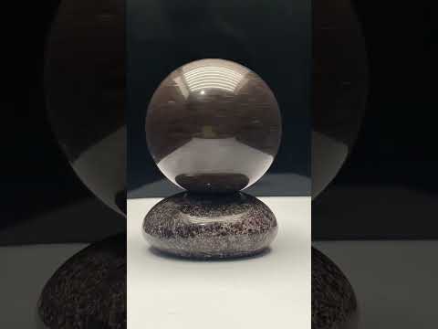 ГРАНАТИТ (Гарнетит) куля 62 мм з підставкою - натуральний полірований камінь, видео 1