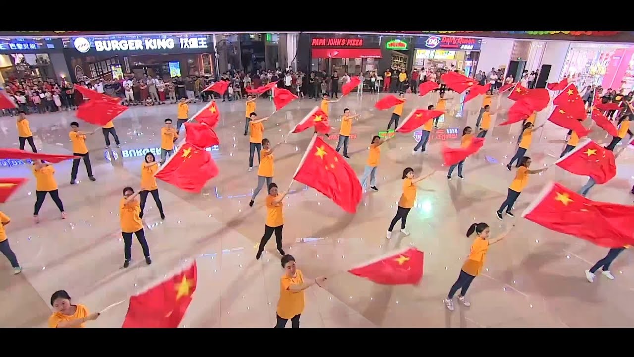 上海马陆：红歌大联唱「快闪」︱Malu town, Shanghai, China