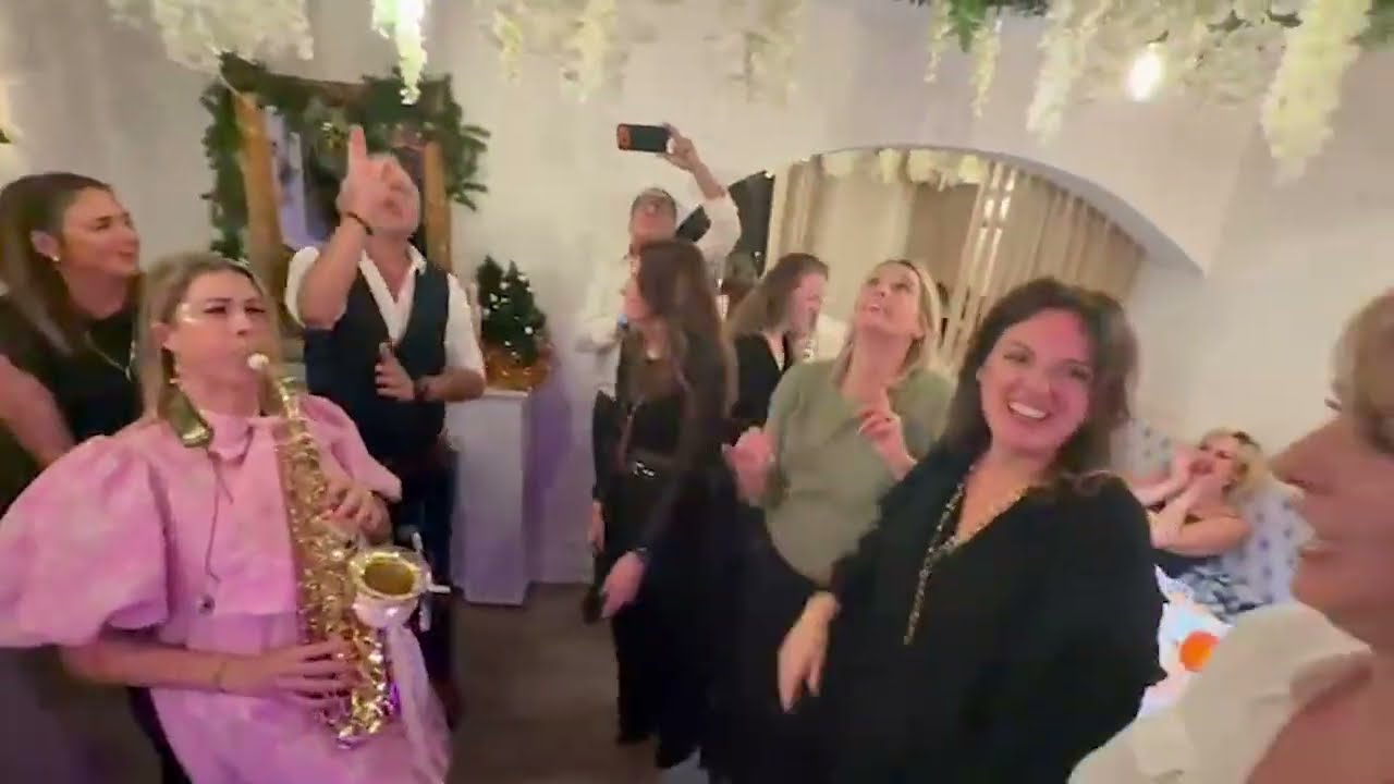 Ambiance de folie avec Abby Sax , soirée anniversaire 2025 à Mougins Var 83 saxophoniste chanteuse