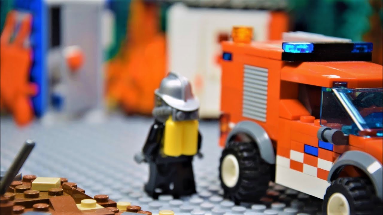 Lego Firefighters Real Heroes Fire At The Construction Yard S01e02 Youtube - lego roblox firefighters videos