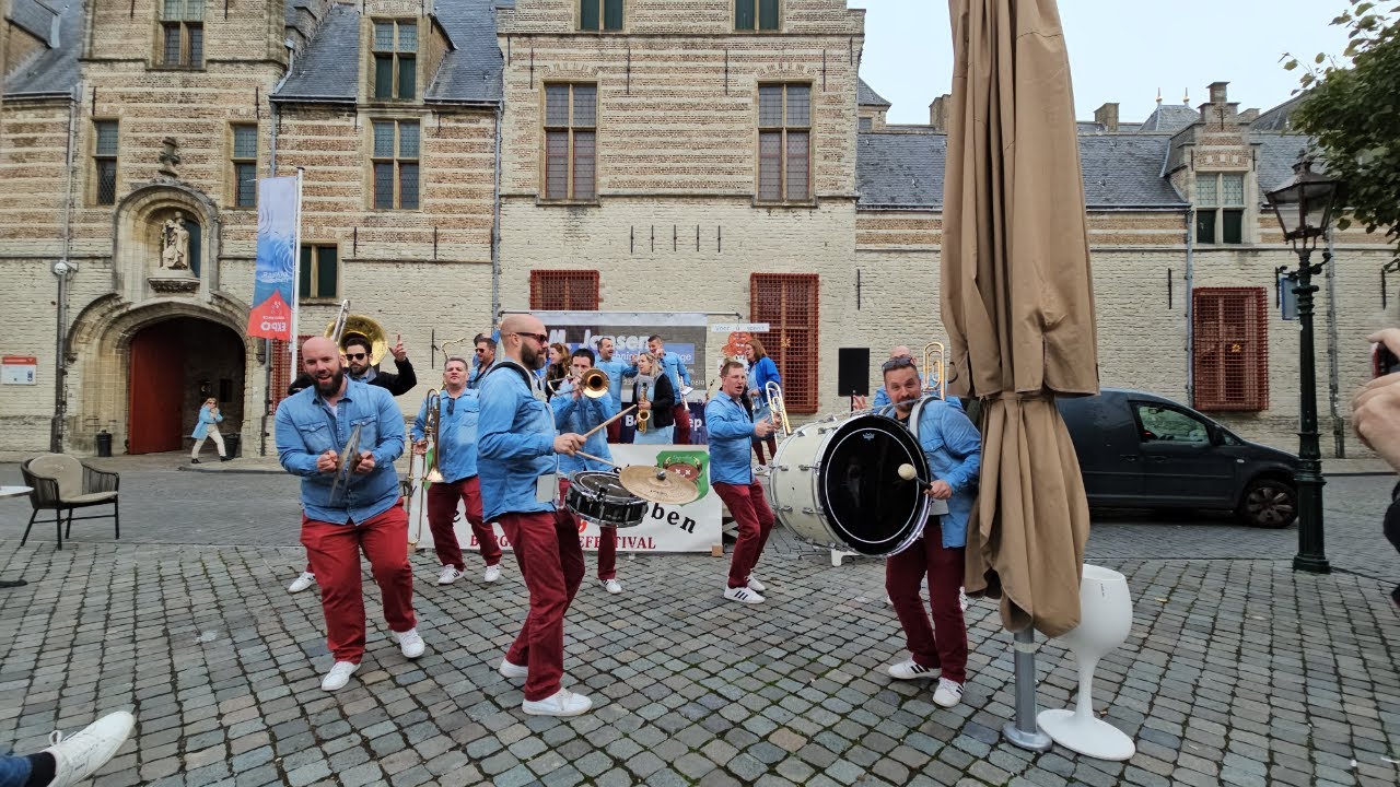 De Vrije Tijdrekkers dweilorkest | Krabbefestival Bergen op Zoom 2024