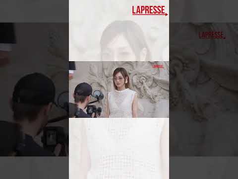 Video Parata di stelle a Parigi per la sfilata Chanel.