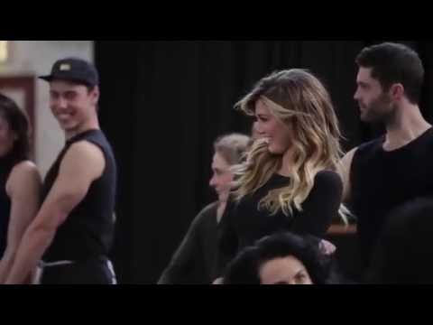 Cats Cast Singing