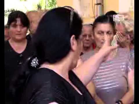 იპოთეკური სესხებით დაზარალებულთა აქცია აჭარის მთავრობის სახლთან