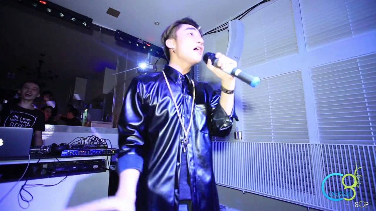 Sơn Tùng M-TP & Karik 1/4/2014 - Cocktail Garden 91 Pasteur