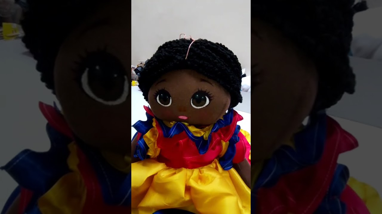 Cabello de muñeca morena palenquera