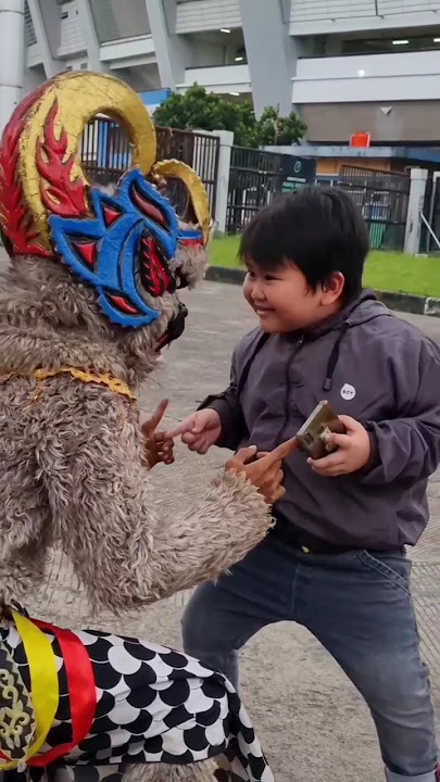 siapakah adek GEMOY ini pintar berjoget dan LUCU