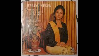 Waldjinah & Orkes Krontjong Bintang Surakarta – Walang Kekek
A krontjong album from Waldjinah with Orkes Krontjong Bintang Surakarta. This came out in 1968.
1 Jen Ing Tawang
2 Walang Kekek
3 Tjengkir Wungu
4 Nemahi
5 Nawala
6 Rahaju
7 Lara Mendut Waldjinah & Orkes Krontjong Bintang Surakarta – Walang Kekek