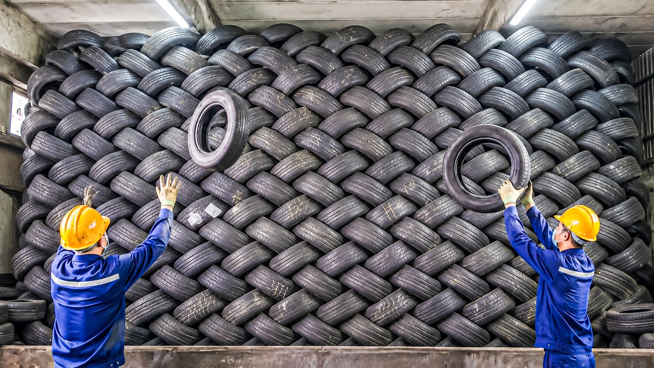 Workers Doing Their Jobs So Perfectly It's Satisfying to Watch!
