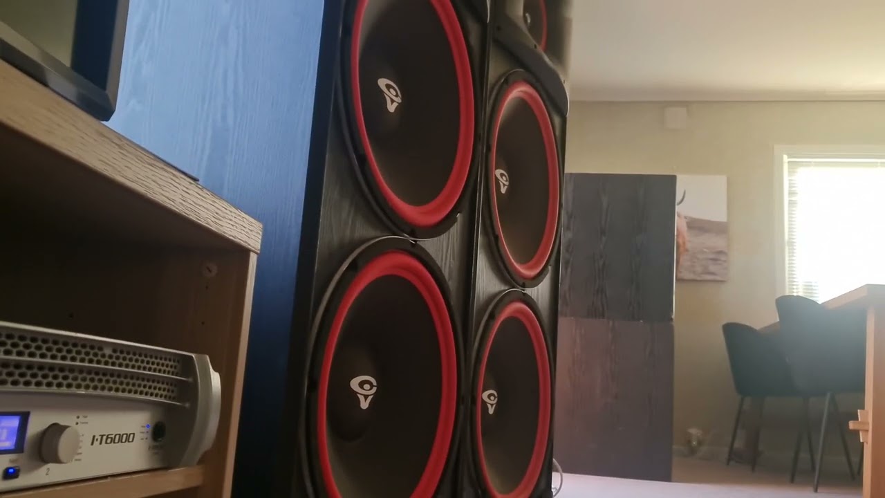 4x Cerwin-Vega XLS-215 bass