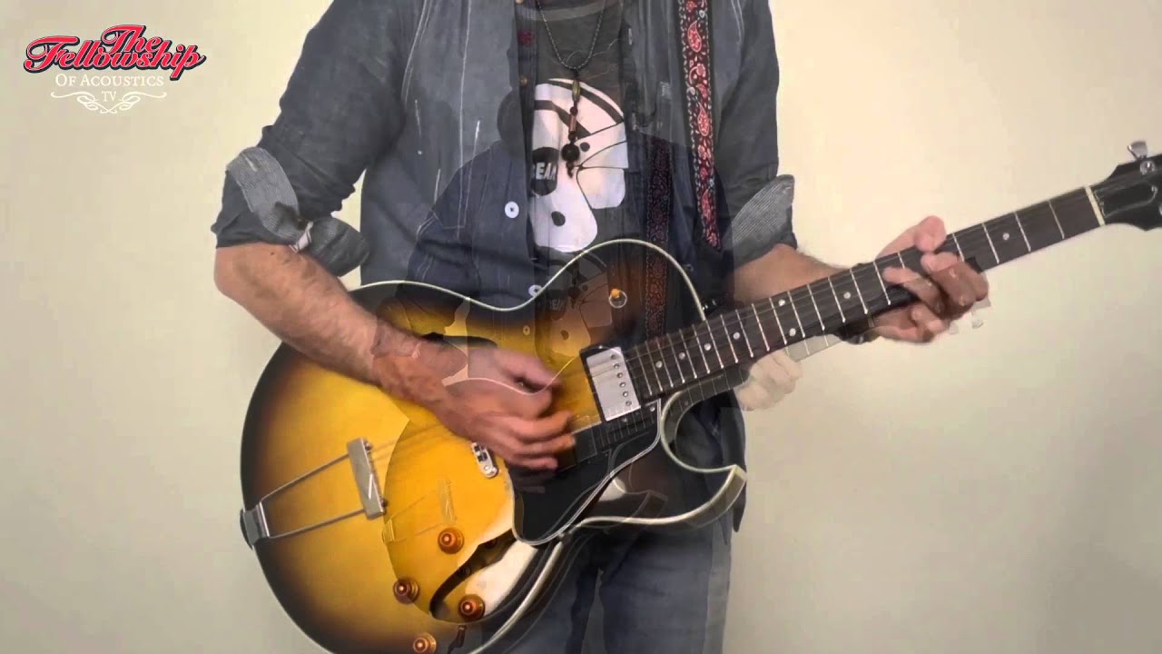Gibson ES-135 | 2001 at The Fellowship of Acoustics - YouTube