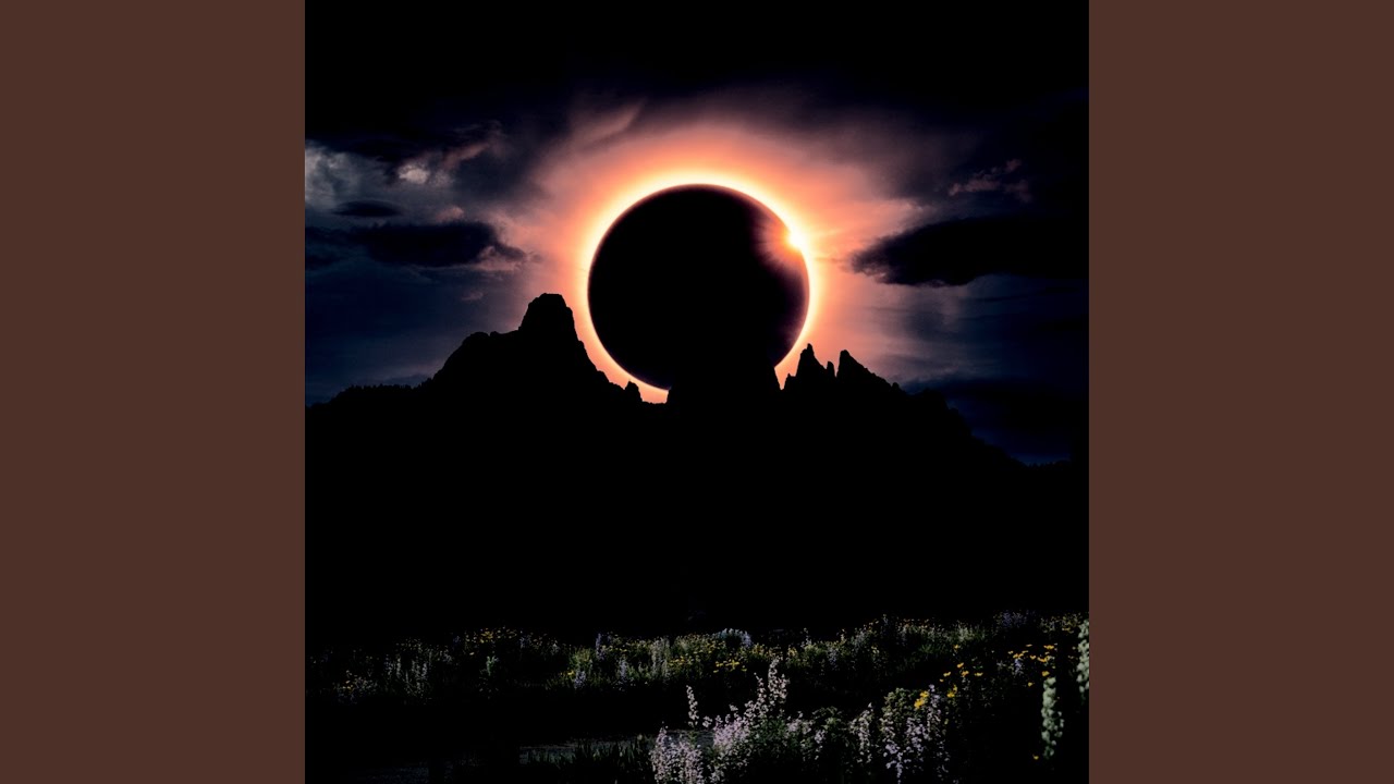 Guarda Eclipse su YouTube Guarda Eclipse su YouTube